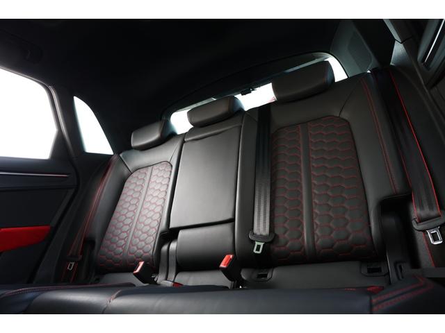 ＲＳ Ｑ３ ベースグレード　ＲＳデザインパッケージレッド　ブラックＡｕｄｉ　ｒｉｎｇｓ＆ブラックスタイリングパッケージ　パノラマＳＲ　２１ＡＷ　ダンピングコントロールサス　Ｂａｎｇ＆Ｏｌｕｆｓｅｎ　ＲＳスポエグ　電動テールゲート（54枚目）