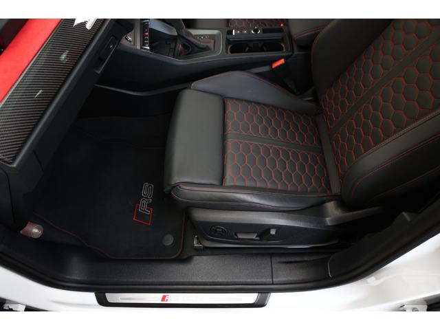 ＲＳ Ｑ３ ベースグレード　ＲＳデザインパッケージレッド　ブラックＡｕｄｉ　ｒｉｎｇｓ＆ブラックスタイリングパッケージ　パノラマＳＲ　２１ＡＷ　ダンピングコントロールサス　Ｂａｎｇ＆Ｏｌｕｆｓｅｎ　ＲＳスポエグ　電動テールゲート（55枚目）