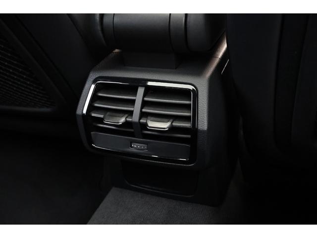 ＲＳ Ｑ３ ベースグレード　ＲＳデザインパッケージレッド　ブラックＡｕｄｉ　ｒｉｎｇｓ＆ブラックスタイリングパッケージ　パノラマＳＲ　２１ＡＷ　ダンピングコントロールサス　Ｂａｎｇ＆Ｏｌｕｆｓｅｎ　ＲＳスポエグ　電動テールゲート（76枚目）