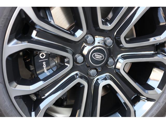 ディフェンダー オクタ　１オーナー　新車保証　６Ｄダイナミックサス　ボディ＆ソウルシート　ＯＰ２２ＡＷ　ディプロイアブルサイドステップ　セミアニリンレザー　パノラマサンルーフ　Ｍｅｒｉｄｉａｎ　急速クーラーボックス　ＨＵＤ（9枚目）