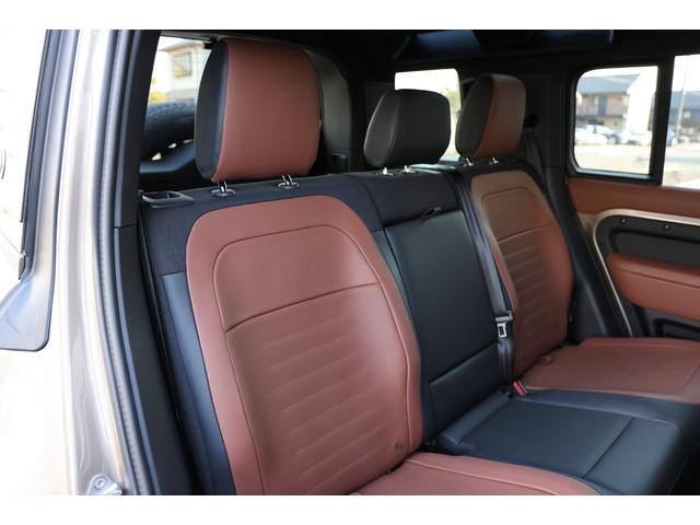 ディフェンダー オクタ　１オーナー　新車保証　６Ｄダイナミックサス　ボディ＆ソウルシート　ＯＰ２２ＡＷ　ディプロイアブルサイドステップ　セミアニリンレザー　パノラマサンルーフ　Ｍｅｒｉｄｉａｎ　急速クーラーボックス　ＨＵＤ（16枚目）