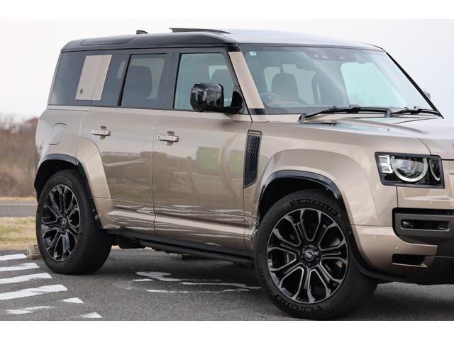 ディフェンダー オクタ　１オーナー　新車保証　６Ｄダイナミックサス　ボディ＆ソウルシート　ＯＰ２２ＡＷ　ディプロイアブルサイドステップ　セミアニリンレザー　パノラマサンルーフ　Ｍｅｒｉｄｉａｎ　急速クーラーボックス　ＨＵＤ（28枚目）