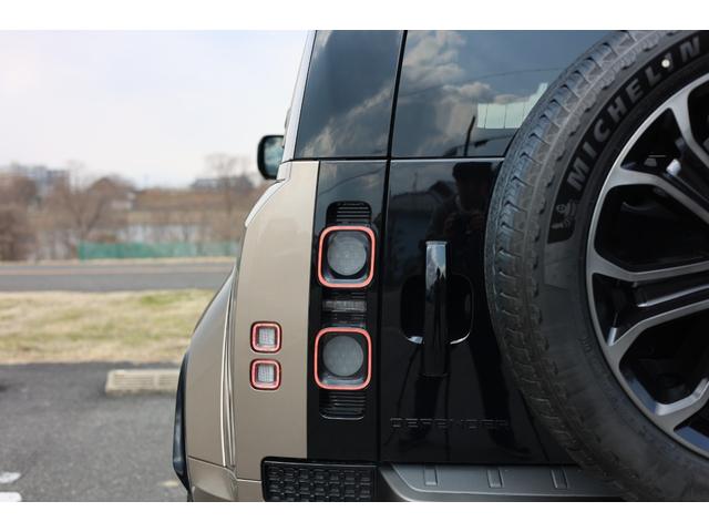 ディフェンダー オクタ　１オーナー　新車保証　６Ｄダイナミックサス　ボディ＆ソウルシート　ＯＰ２２ＡＷ　ディプロイアブルサイドステップ　セミアニリンレザー　パノラマサンルーフ　Ｍｅｒｉｄｉａｎ　急速クーラーボックス　ＨＵＤ（45枚目）