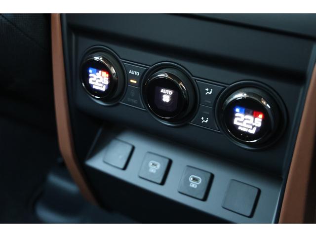 ディフェンダー オクタ　１オーナー　新車保証　６Ｄダイナミックサス　ボディ＆ソウルシート　ＯＰ２２ＡＷ　ディプロイアブルサイドステップ　セミアニリンレザー　パノラマサンルーフ　Ｍｅｒｉｄｉａｎ　急速クーラーボックス　ＨＵＤ（58枚目）