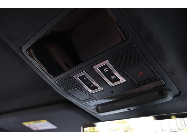 ディフェンダー オクタ　１オーナー　新車保証　６Ｄダイナミックサス　ボディ＆ソウルシート　ＯＰ２２ＡＷ　ディプロイアブルサイドステップ　セミアニリンレザー　パノラマサンルーフ　Ｍｅｒｉｄｉａｎ　急速クーラーボックス　ＨＵＤ（74枚目）