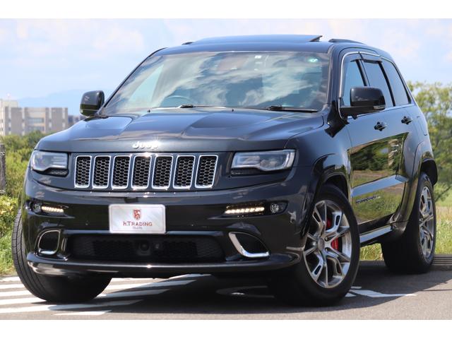 SRT8 黒革 アルカンターラSRT専用スポーツシート 8.4incワイドディスプレイ Brembo製ブレーキ パノラマサンルーフ harman kardon パワートランク SRT専用ワイドボディ(12枚目)