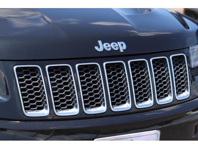 SRT8 黒革 アルカンターラSRT専用スポーツシート 8.4incワイドディスプレイ Brembo製ブレーキ パノラマサンルーフ harman kardon パワートランク SRT専用ワイドボディ(28枚目)