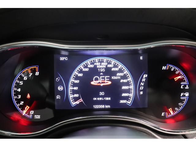 SRT8 黒革 アルカンターラSRT専用スポーツシート 8.4incワイドディスプレイ Brembo製ブレーキ パノラマサンルーフ harman kardon パワートランク SRT専用ワイドボディ(67枚目)