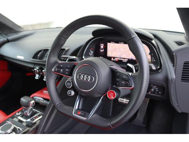 新品本物】 Audi R8 現行モデル RSTカーボンステアリングLED