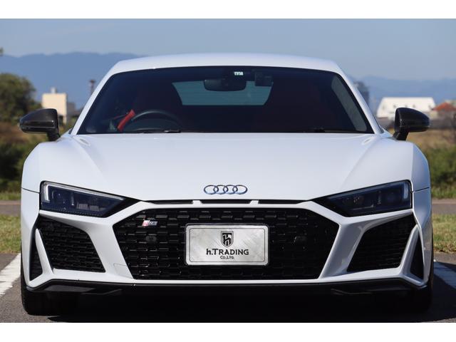 格安SALEスタート】 Audi R8 現行モデル RSTカーボンステアリングLED