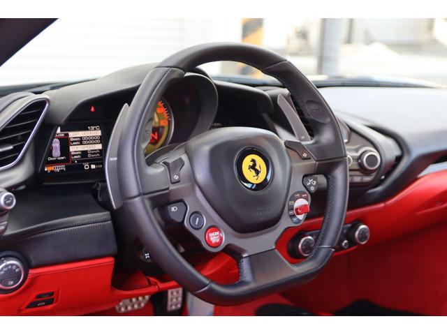 ４８８ＧＴＢ ベースグレード　７ＤＣＴ　パドルシフト　ロッソフェラーリインテリア　フル電動シート　イエローレヴカウンター　カーボンセラミックブレーキ　鍛造２０ＡＷ　純正ナビ　Ｂカメラ　Ｂｌｕｅｔｏｏｔｈ対応　カーボンエンジンカバー（4枚目）