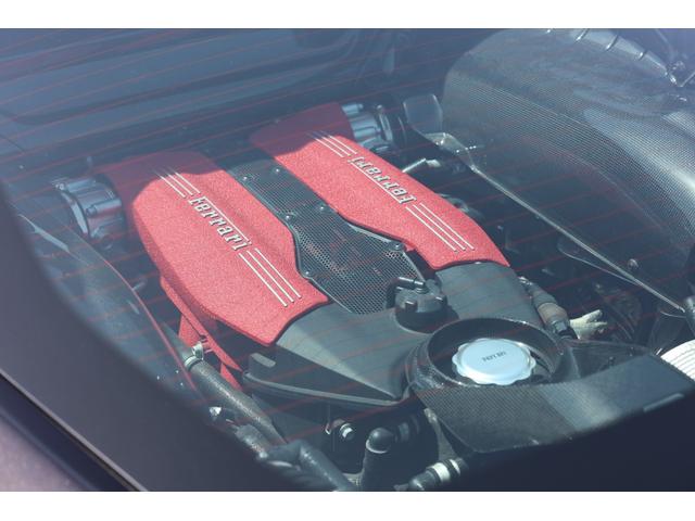 ４８８ＧＴＢ ベースグレード　７ＤＣＴ　パドルシフト　ロッソフェラーリインテリア　フル電動シート　イエローレヴカウンター　カーボンセラミックブレーキ　鍛造２０ＡＷ　純正ナビ　Ｂカメラ　Ｂｌｕｅｔｏｏｔｈ対応　カーボンエンジンカバー（10枚目）