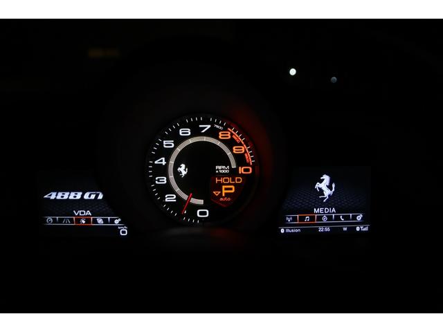 ４８８ＧＴＢ ベースグレード　７ＤＣＴ　パドルシフト　ロッソフェラーリインテリア　フル電動シート　イエローレヴカウンター　カーボンセラミックブレーキ　鍛造２０ＡＷ　純正ナビ　Ｂカメラ　Ｂｌｕｅｔｏｏｔｈ対応　カーボンエンジンカバー（17枚目）