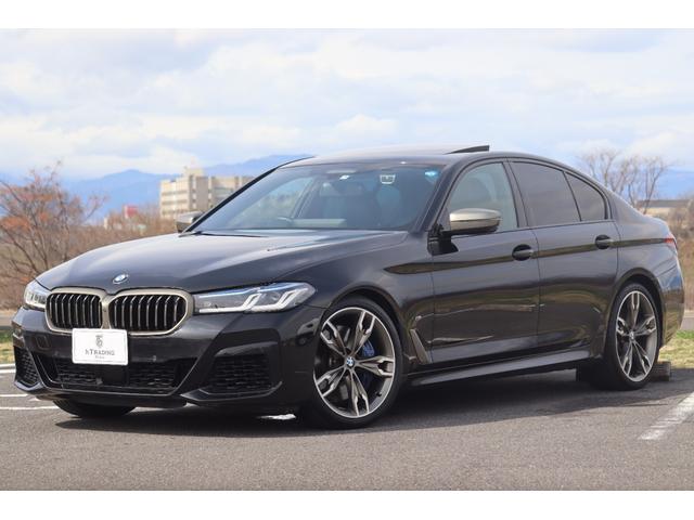 ５シリーズ Ｍ５５０ｉ　ｘＤｒｉｖｅ　レーザーライト　Ｂｏｗｅｒｓ＆Ｗｉｌｋｉｎｓダイヤモンドサウンド　サンルーフ　２０ＡＷ　ダコタレザー　スポーツエグゾースト　ヘッドアップディスプレイ　アンビエントライト　ＡＣＣ　電動テールゲート（5枚目）