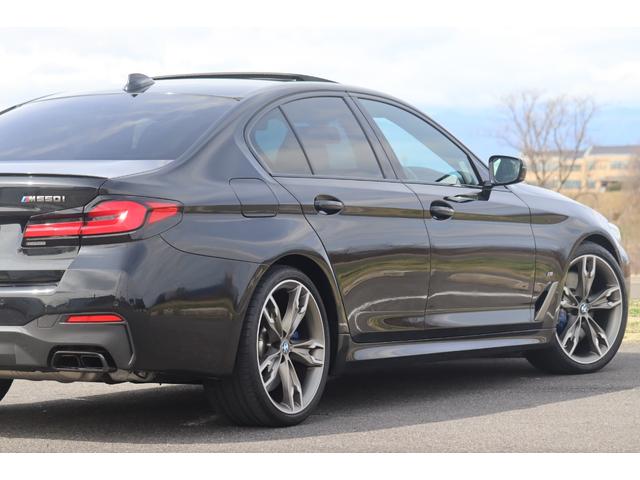 ５シリーズ Ｍ５５０ｉ　ｘＤｒｉｖｅ　レーザーライト　Ｂｏｗｅｒｓ＆Ｗｉｌｋｉｎｓダイヤモンドサウンド　サンルーフ　２０ＡＷ　ダコタレザー　スポーツエグゾースト　ヘッドアップディスプレイ　アンビエントライト　ＡＣＣ　電動テールゲート（31枚目）