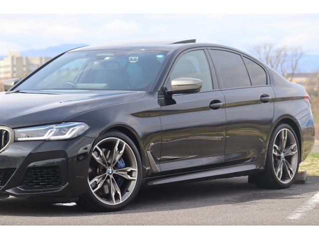 ５シリーズ Ｍ５５０ｉ　ｘＤｒｉｖｅ　レーザーライト　Ｂｏｗｅｒｓ＆Ｗｉｌｋｉｎｓダイヤモンドサウンド　サンルーフ　２０ＡＷ　ダコタレザー　スポーツエグゾースト　ヘッドアップディスプレイ　アンビエントライト　ＡＣＣ　電動テールゲート（33枚目）