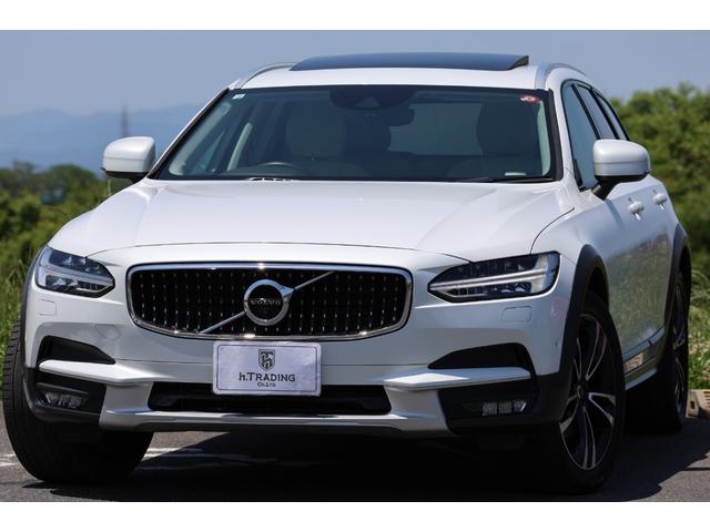 Ｖ９０ クロスカントリー　Ｄ４　ＡＷＤ　サマム　トールハンマーＬＥＤ　マッサージ機能付きパフォーレイテッドファインナッパレザー　ベンチレーター　パノラマＳＲ　純正ナビ　全方位カメラ　パークアシスト　ｈａｒｍａｎ／ｋａｒｄｏｎ　シティセーフティ（15枚目）