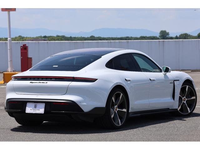 ポルシェ タイカン タイカン ターボS スポーツクロノPKG