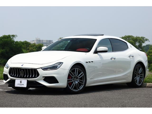 ギブリ グランスポーツ　後期　１オーナー　ドライバーアシスタンスＰＫＧ　アダプティブＬＥＤヘッド　ロッソフルナチュラルレザー　シートヒーター　サンルーフ　純正ナビ　Ｂモニター　ウラーノ２０ＡＷ　レッドキャリパー　Ｐトランク（5枚目）