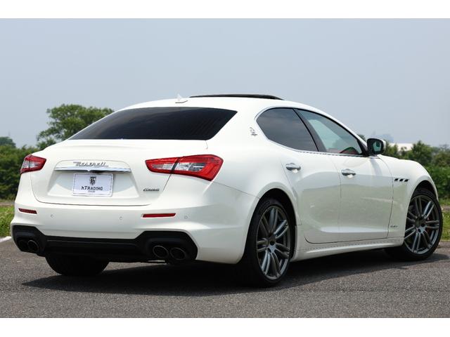 ギブリ グランスポーツ　後期　１オーナー　ドライバーアシスタンスＰＫＧ　アダプティブＬＥＤヘッド　ロッソフルナチュラルレザー　シートヒーター　サンルーフ　純正ナビ　Ｂモニター　ウラーノ２０ＡＷ　レッドキャリパー　Ｐトランク（6枚目）