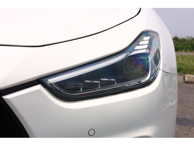 ギブリ グランスポーツ　後期　１オーナー　ドライバーアシスタンスＰＫＧ　アダプティブＬＥＤヘッド　ロッソフルナチュラルレザー　シートヒーター　サンルーフ　純正ナビ　Ｂモニター　ウラーノ２０ＡＷ　レッドキャリパー　Ｐトランク（7枚目）