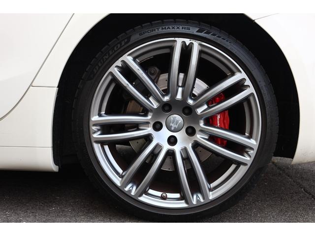 ギブリ グランスポーツ　後期　１オーナー　ドライバーアシスタンスＰＫＧ　アダプティブＬＥＤヘッド　ロッソフルナチュラルレザー　シートヒーター　サンルーフ　純正ナビ　Ｂモニター　ウラーノ２０ＡＷ　レッドキャリパー　Ｐトランク（52枚目）