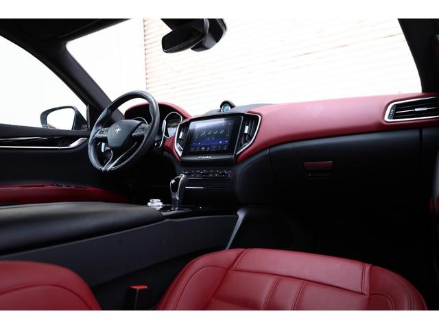 ギブリ グランスポーツ　後期　１オーナー　ドライバーアシスタンスＰＫＧ　アダプティブＬＥＤヘッド　ロッソフルナチュラルレザー　シートヒーター　サンルーフ　純正ナビ　Ｂモニター　ウラーノ２０ＡＷ　レッドキャリパー　Ｐトランク（66枚目）