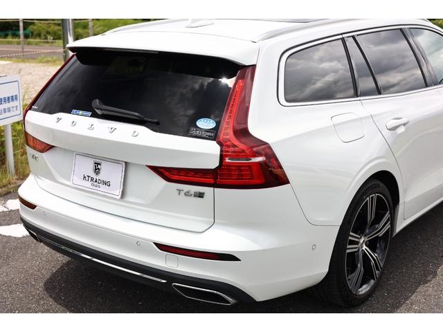 Ｖ６０ Ｔ６　ツインエンジン　ＡＷＤ　インスクリプション　プラグインハイブリッド　トールハンマーＬＥＤ　マッサージ機能付きファインナッパレザー　ベンチレーター　パノラマＳＲ　純正ナビ　全方位カメラ　ｈａｒｍａｎ／ｋａｒｄｏｎ　ＨＵＤ　電動テールゲート（31枚目）