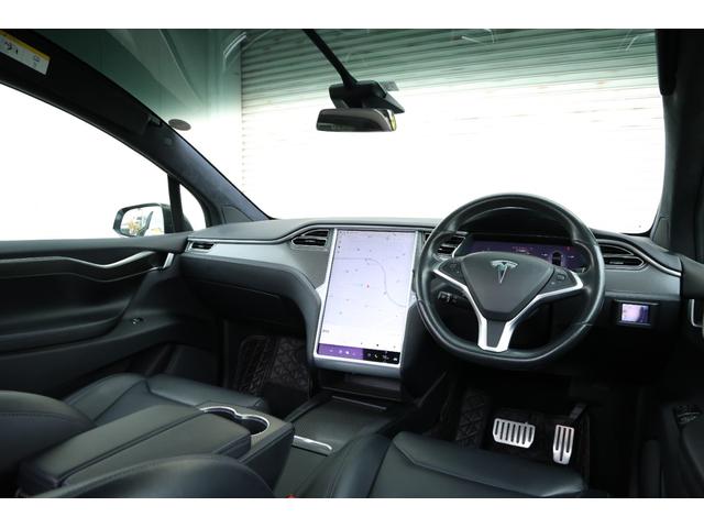 モデルＸ Ｐ１００Ｄ　プレミアムアップグレードＰＫＧ　オートパロット　プレミアムオーディオ　タービンデザイン２２ＡＷ　スマートエアサス　パノラミックウインドシールド　ファルコンウィングドア　牽引フック　電動テールゲート（3枚目）