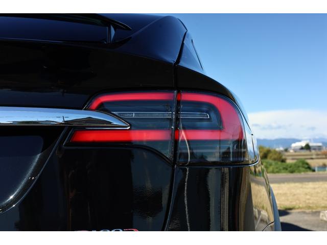 モデルＸ Ｐ１００Ｄ　プレミアムアップグレードＰＫＧ　オートパロット　プレミアムオーディオ　タービンデザイン２２ＡＷ　スマートエアサス　パノラミックウインドシールド　ファルコンウィングドア　牽引フック　電動テールゲート（8枚目）
