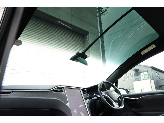 モデルＸ Ｐ１００Ｄ　プレミアムアップグレードＰＫＧ　オートパロット　プレミアムオーディオ　タービンデザイン２２ＡＷ　スマートエアサス　パノラミックウインドシールド　ファルコンウィングドア　牽引フック　電動テールゲート（11枚目）