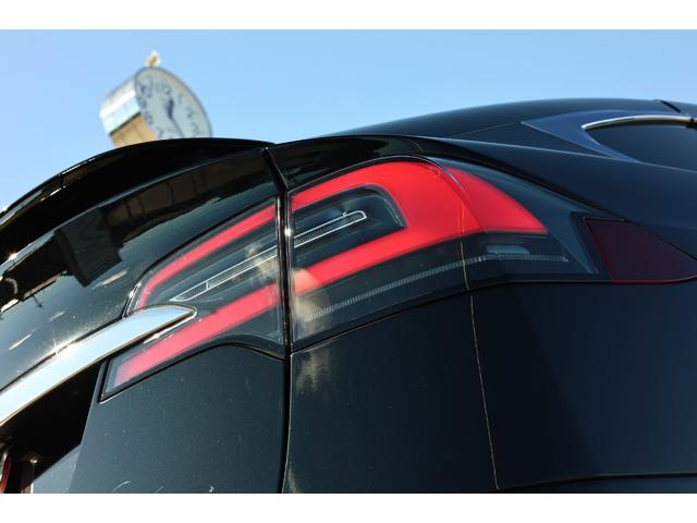 モデルＸ Ｐ１００Ｄ　プレミアムアップグレードＰＫＧ　オートパロット　プレミアムオーディオ　タービンデザイン２２ＡＷ　スマートエアサス　パノラミックウインドシールド　ファルコンウィングドア　牽引フック　電動テールゲート（36枚目）