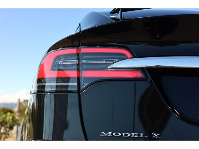 モデルＸ Ｐ１００Ｄ　プレミアムアップグレードＰＫＧ　オートパロット　プレミアムオーディオ　タービンデザイン２２ＡＷ　スマートエアサス　パノラミックウインドシールド　ファルコンウィングドア　牽引フック　電動テールゲート（40枚目）