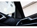 コンペティション　新車保証　１オーナー　Ｍコンフォートパッケージ　アダプティブＬＥＤ　マッサージ機能付メリノレザー　ベンチレーター　パノラマサンルーフ　純正ナビ　全方位カメラ　ｈａｒｍａｎ／ｋａｒｄｏｎ　２１／２２ＡＷ（78枚目）