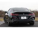 Ｍ８５０ｉ　ｘＤｒｉｖｅクーペ　レーザーライト　Ｂ＆Ｗダイヤモンドサウンド　フィオナレッド／ブラックフルレザーメリノ　ベンチレーター　カーボンルーフ　ＯＳ７搭載　全方位カメラ　ＨＵＤ　ＡＣＣ　スタイル７２８Ｍ２０ＡＷ　電動トランク（35枚目）