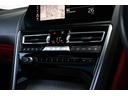 Ｍ８５０ｉ　ｘＤｒｉｖｅクーペ　レーザーライト　Ｂ＆Ｗダイヤモンドサウンド　フィオナレッド／ブラックフルレザーメリノ　ベンチレーター　カーボンルーフ　ＯＳ７搭載　全方位カメラ　ＨＵＤ　ＡＣＣ　スタイル７２８Ｍ２０ＡＷ　電動トランク（75枚目）
