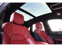解放感あふれるパノラマサンルーフはメーカーオプションです。１６ＷＡＹレッドレザーシート。シートヒーター、ベンチレーター機能付き