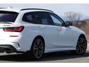 Ｍ３４０ｉ　ｘＤｒｉｖｅツーリング　レーザーライト　ヴァーネスカレザーシート　シートヒーター　純正ＨＤＤナビ　ｈａｒｍａｎ／ｋａｒｄｏｎ　アダプティブＭスポーツサス　１９ＡＷ　バリアブルスポーツステアリング　ＨＵＤ　電動テールゲート（43枚目）