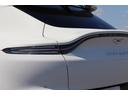 ベースグレード　新車保証　パノラミックガラスルーフ　デュオトーンセミアニリンレザー　全席シートヒーター　ベンチレーター　リボンサテンブラック２２ＡＷ　スモークテールレンズ　７９０Ｗプレミアムオーディオ　電動テール（41枚目）