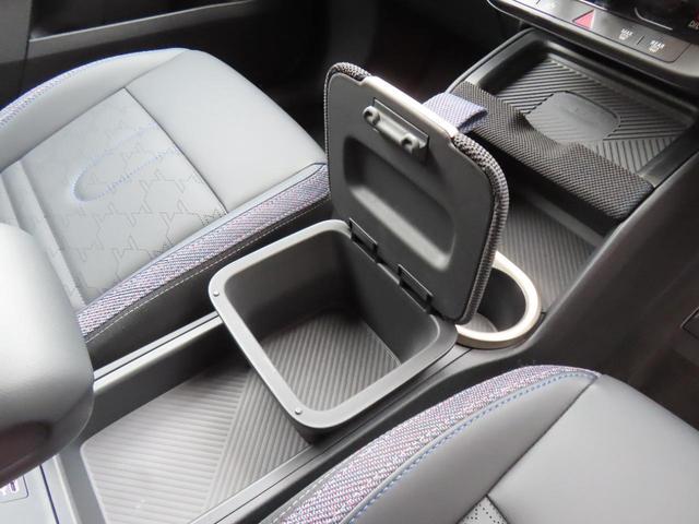 ＭＩＮＩ カントリーマンＤ　クラシック・トリム　ＣａｒＰｌａｙ・Ｂｌｕｅｔｏｏｔｈオーディオ・ＰＤＣ・純正ナビ・バックカメラ・ｈａｒｍａｎｋａｒｄｏｎ・アラウンドビューモニター・アダプティブクルーズコントロール（13枚目）