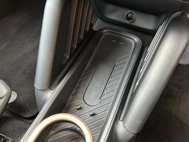 ＭＩＮＩ エースマンＥ　クラシック・トリム　純正ナビ・純正バックカメラ・クルーズコントロール・サラウンドビューモニター・オートライト・オートワイパー・アップルカープレイ・アンドロイドオート（12枚目）