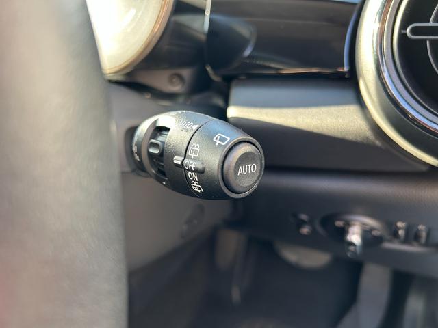 ＭＩＮＩ 　認定中古車・ユニオンジャックテールランプ・ＬＥＤライト・Ｂｌｕｅｔｏｏｔｈ接続・バックカメラ・純正ナビ・リッミター機能・ハイオク・オートワイパー・オートライト（22枚目）