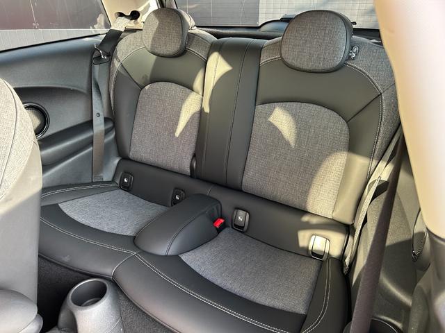 ＭＩＮＩ 　認定中古車・ユニオンジャックテールランプ・ＬＥＤライト・Ｂｌｕｅｔｏｏｔｈ接続・バックカメラ・純正ナビ・リッミター機能・ハイオク・オートワイパー・オートライト（43枚目）