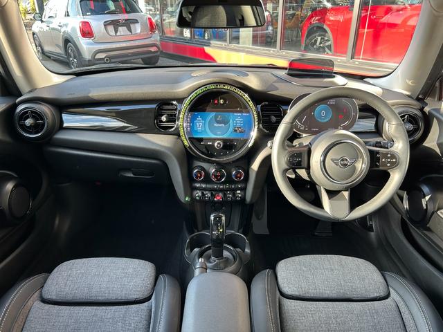 ＭＩＮＩ 　認定中古車・ユニオンジャックテールランプ・ＬＥＤライト・Ｂｌｕｅｔｏｏｔｈ接続・バックカメラ・純正ナビ・リッミター機能・ハイオク・オートワイパー・オートライト（45枚目）