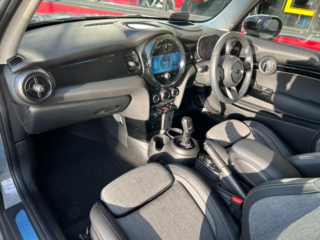 ＭＩＮＩ 　認定中古車・ユニオンジャックテールランプ・ＬＥＤライト・Ｂｌｕｅｔｏｏｔｈ接続・バックカメラ・純正ナビ・リッミター機能・ハイオク・オートワイパー・オートライト（46枚目）