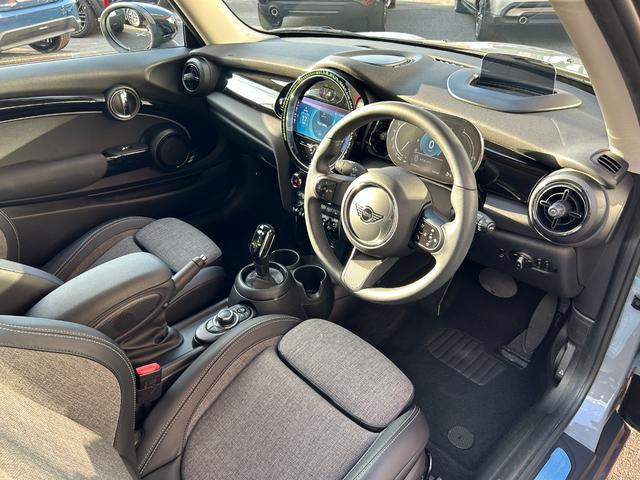ＭＩＮＩ 　認定中古車・ユニオンジャックテールランプ・ＬＥＤライト・Ｂｌｕｅｔｏｏｔｈ接続・バックカメラ・純正ナビ・リッミター機能・ハイオク・オートワイパー・オートライト（47枚目）