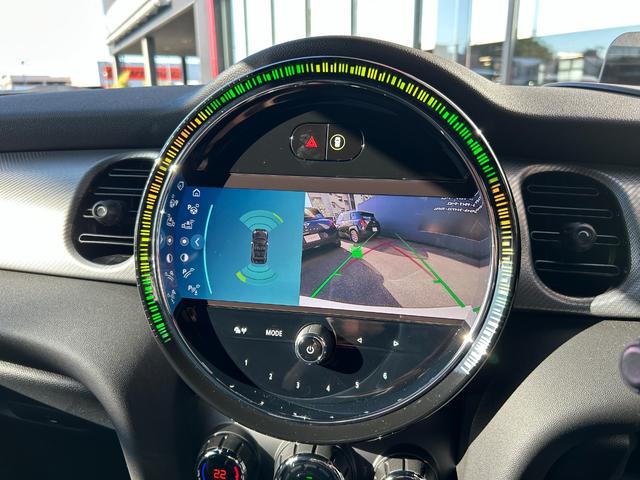 ＭＩＮＩ 　純正ナビ・Ｂｌｕｅｔｏｏｔｈ接続・バックカメラ・オートライト・オートワイパー・ＬＥＤライト・アダクティブクルーズコントロール・追従機能・認定中古車（9枚目）