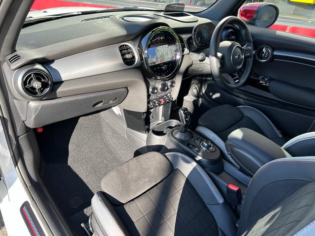 ＭＩＮＩ 　純正ナビ・Ｂｌｕｅｔｏｏｔｈ接続・バックカメラ・オートライト・オートワイパー・ＬＥＤライト・アダクティブクルーズコントロール・追従機能・認定中古車（41枚目）