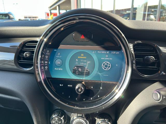 ＭＩＮＩ 　純正ナビ・アイドリングストップ・Ｂｌｕｅｔｏｏｔｈ・カーテンエアバック・１５インチ純正アルミホイール・ＥＴＣ・認定中古車（8枚目）