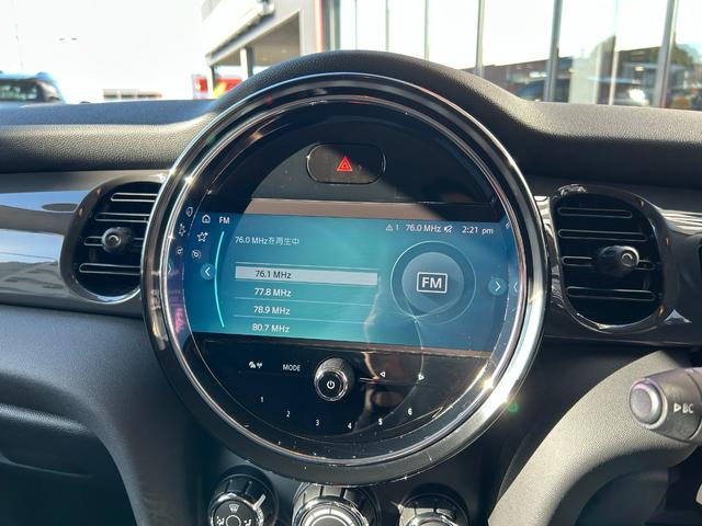 ＭＩＮＩ 　純正ナビ・アイドリングストップ・Ｂｌｕｅｔｏｏｔｈ・カーテンエアバック・１５インチ純正アルミホイール・ＥＴＣ・認定中古車（9枚目）
